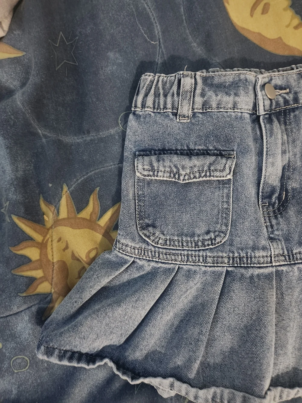 SHEIN Light Blue Denim Pleated Mini Skirt with Pocket